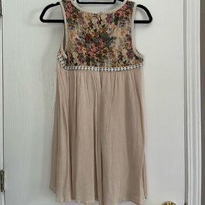 Floral patterned cream dress